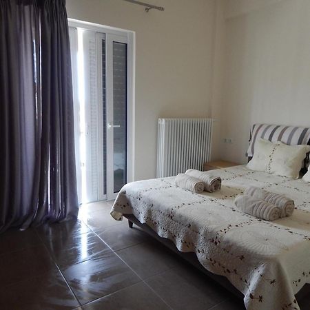 Samaras Apartments In กาเมนาวูร์ลา ภายนอก รูปภาพ