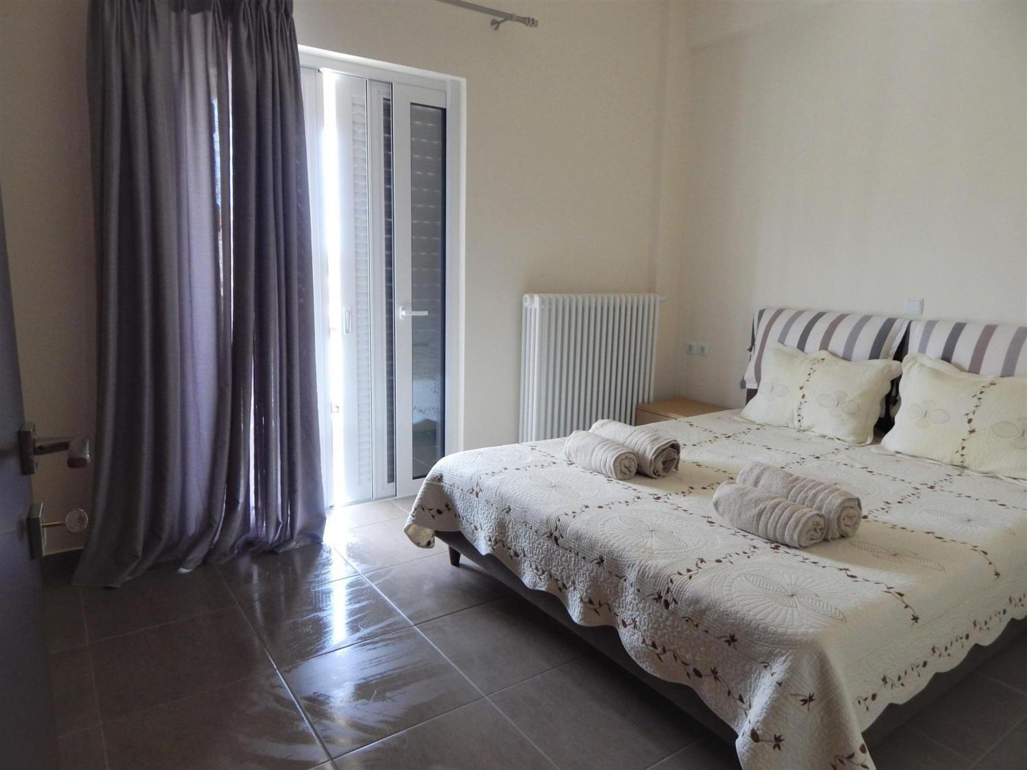 Samaras Apartments In กาเมนาวูร์ลา ภายนอก รูปภาพ