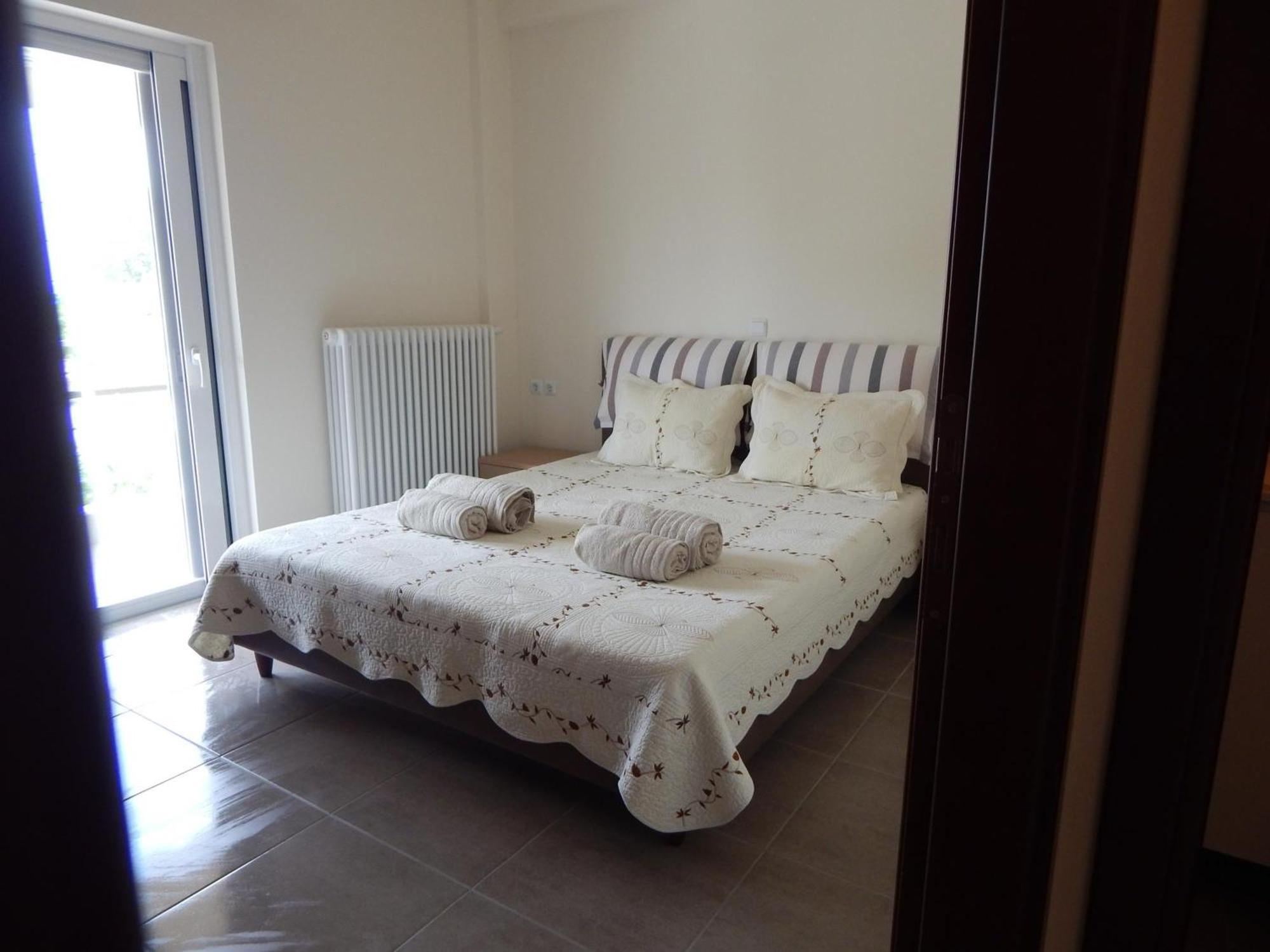 Samaras Apartments In กาเมนาวูร์ลา ภายนอก รูปภาพ