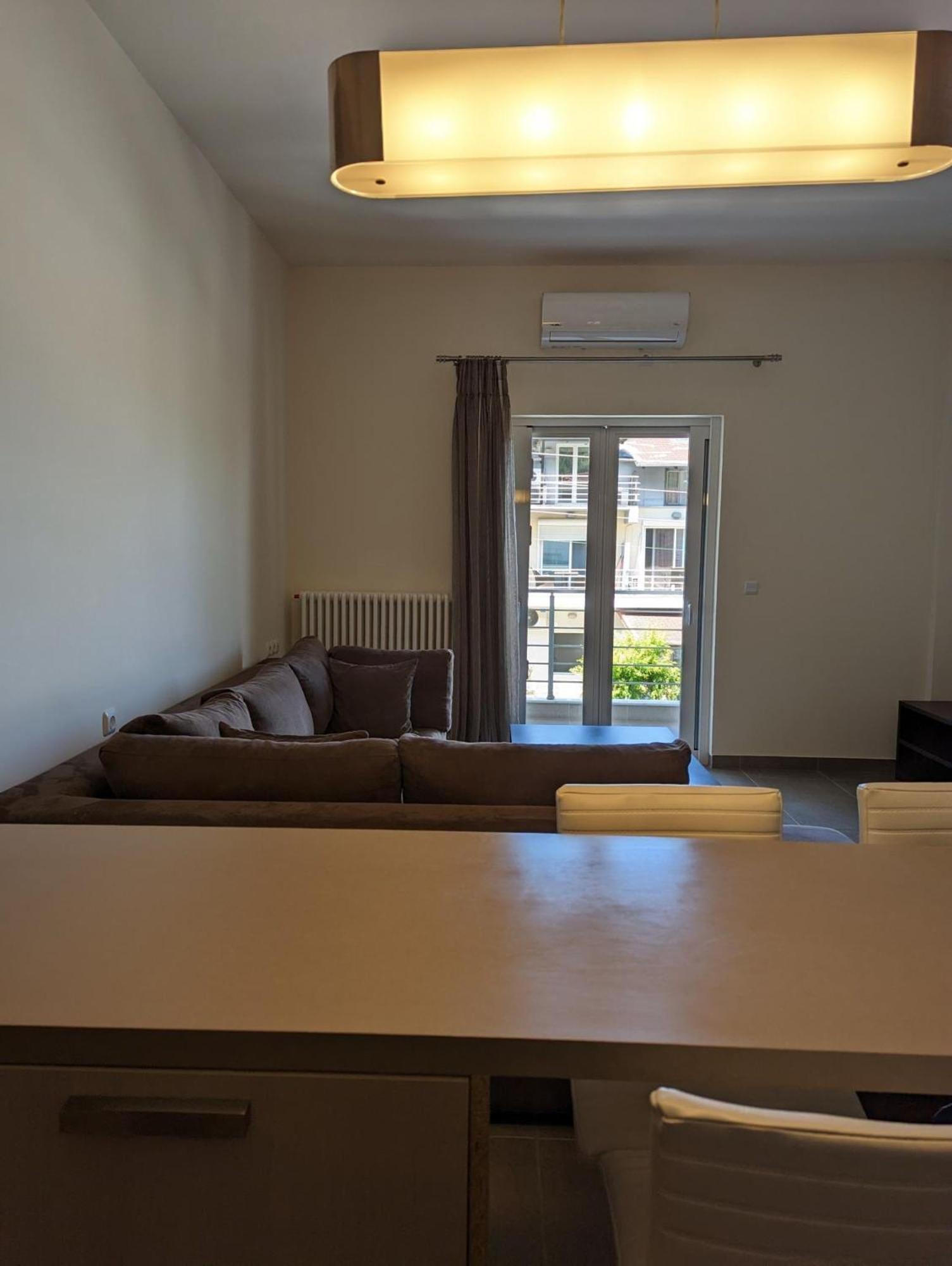 Samaras Apartments In กาเมนาวูร์ลา ภายนอก รูปภาพ
