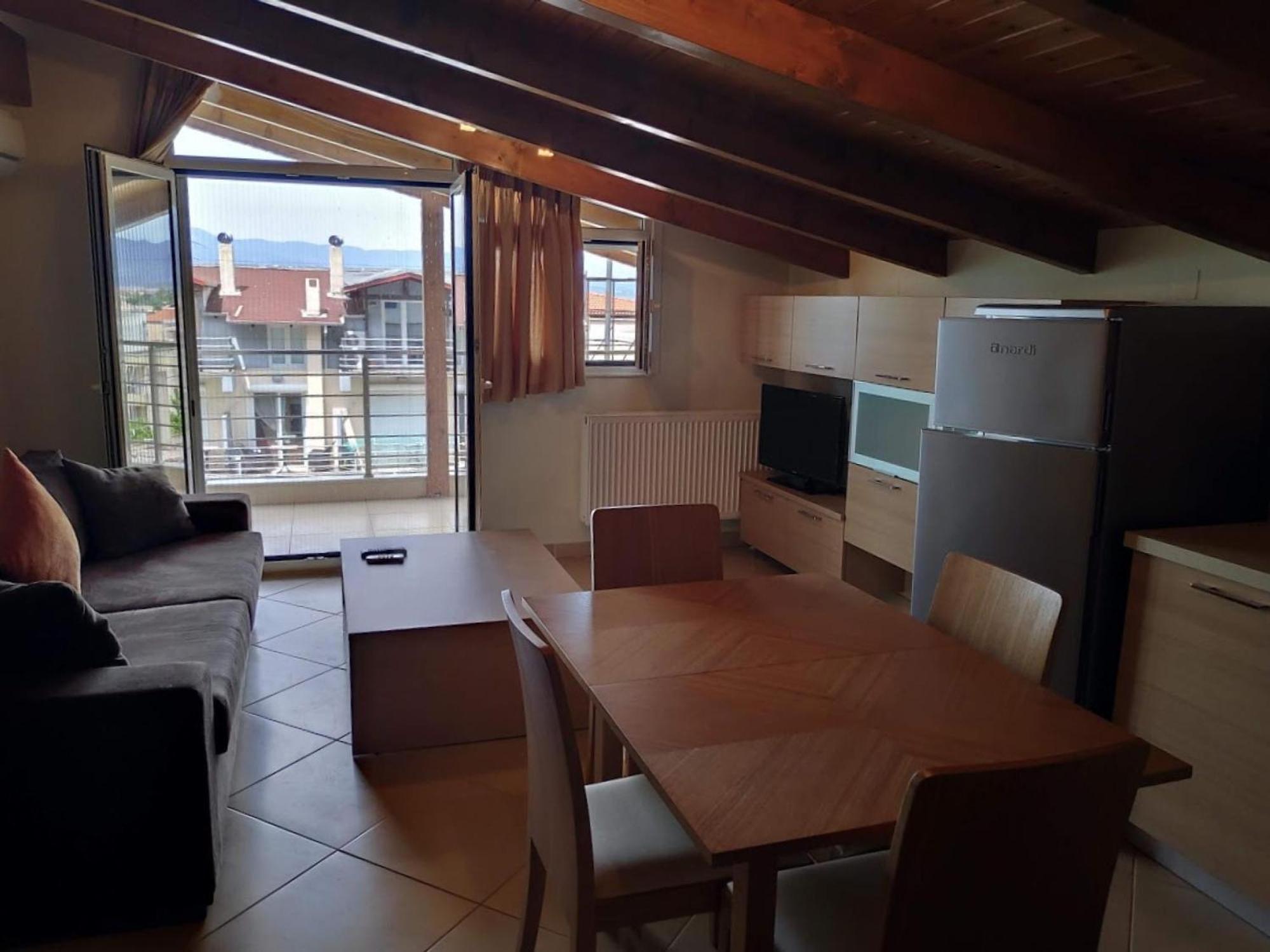 Samaras Apartments In กาเมนาวูร์ลา ภายนอก รูปภาพ