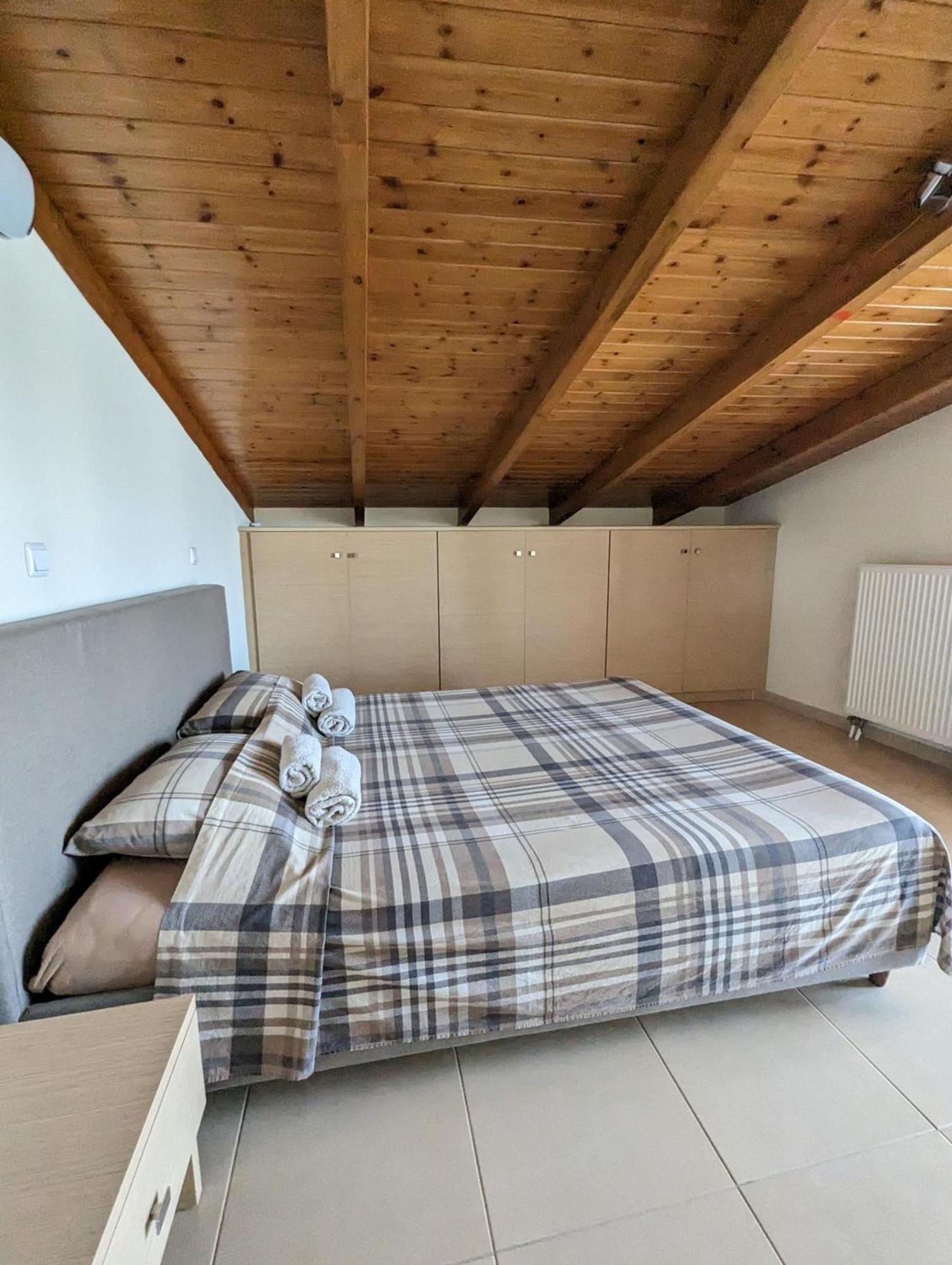 Samaras Apartments In กาเมนาวูร์ลา ภายนอก รูปภาพ