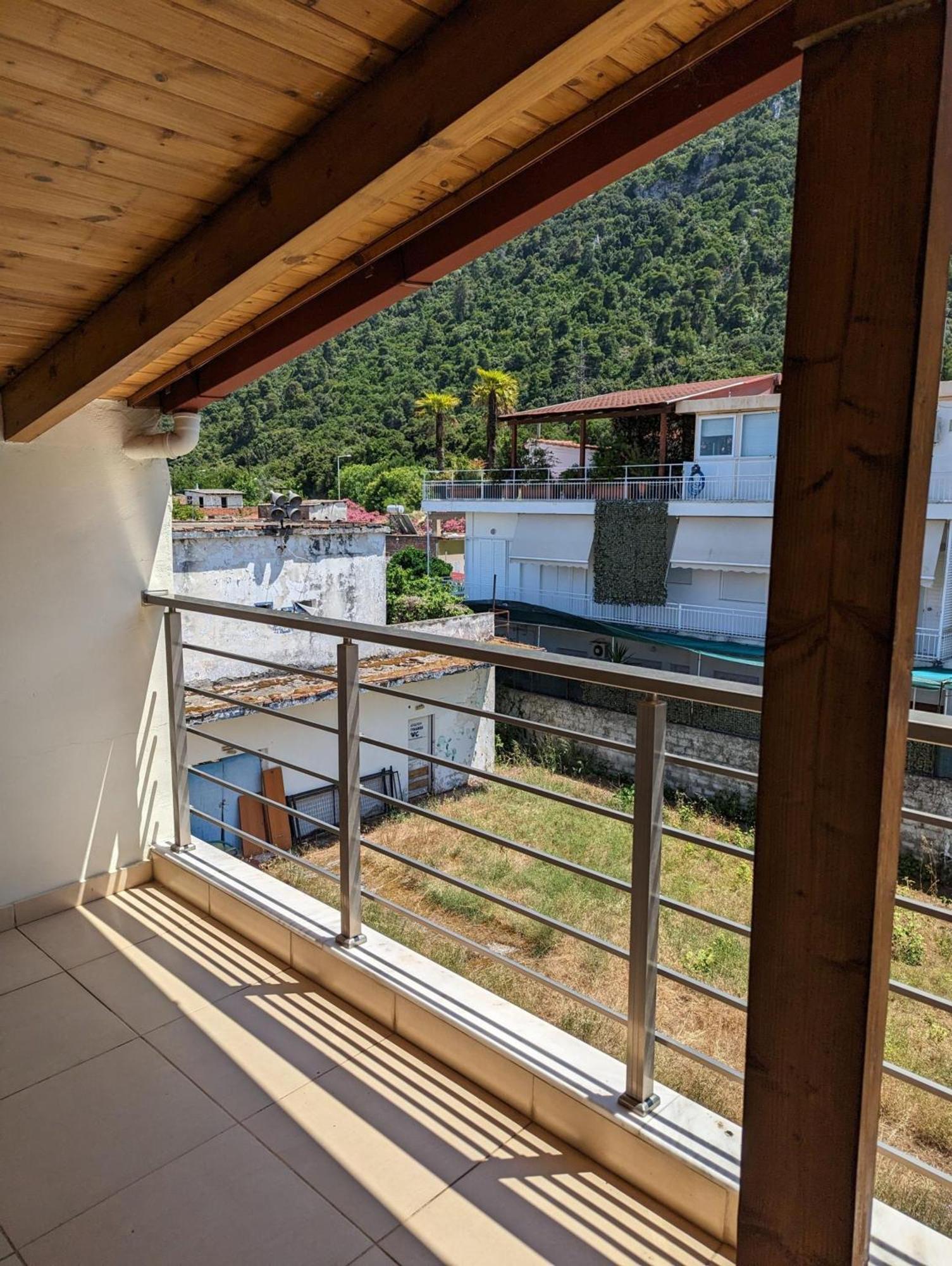 Samaras Apartments In กาเมนาวูร์ลา ภายนอก รูปภาพ