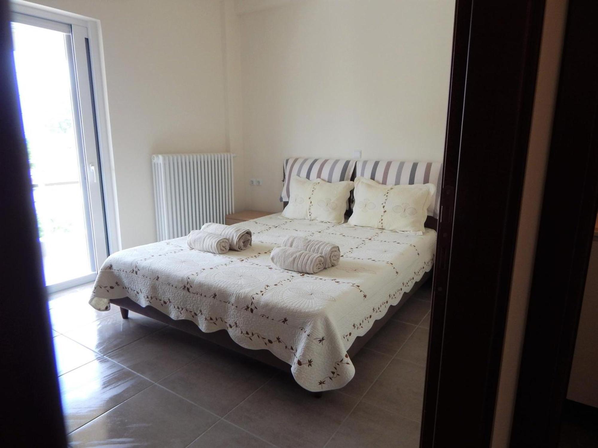 Samaras Apartments In กาเมนาวูร์ลา ภายนอก รูปภาพ